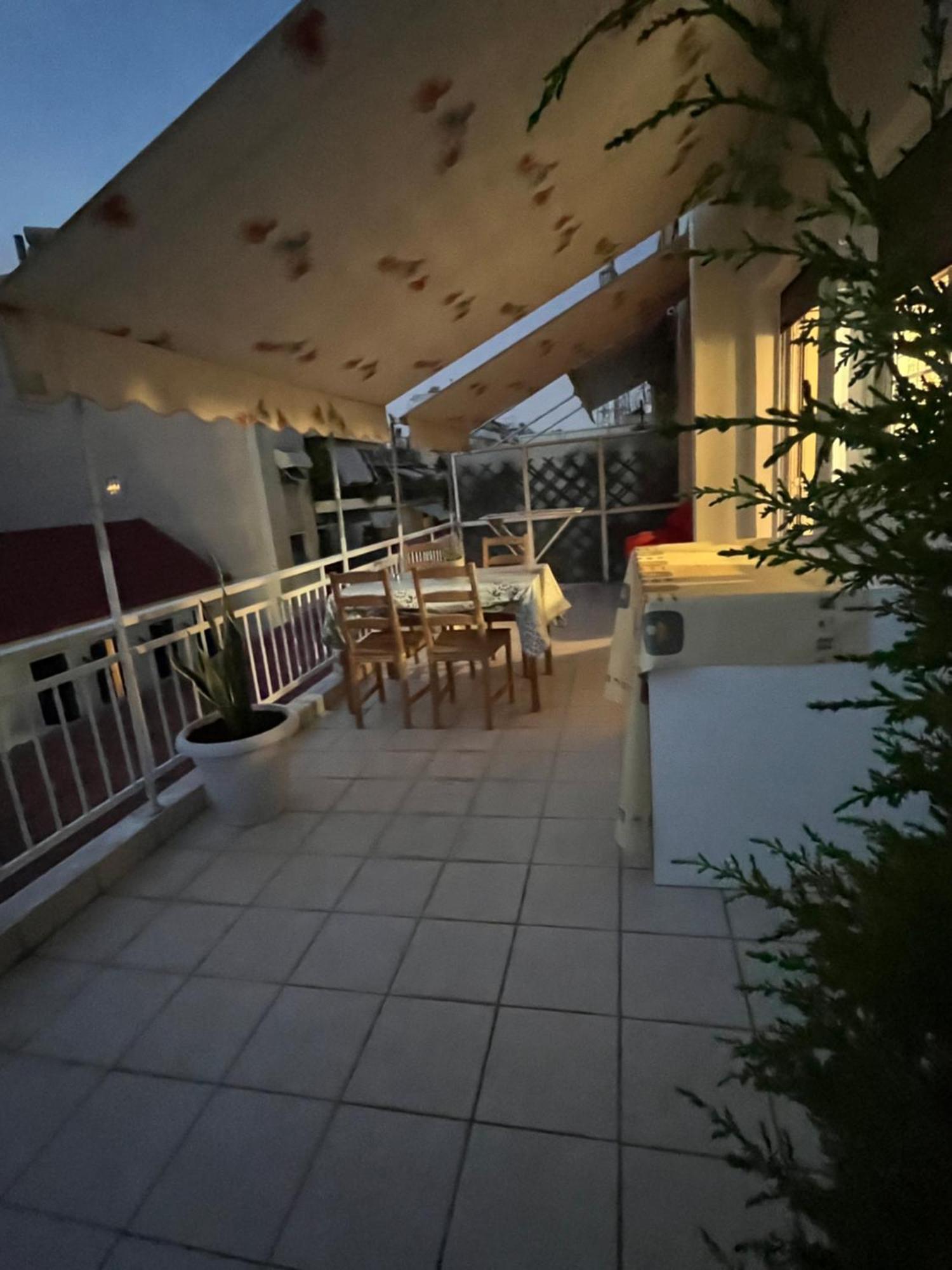 Qqueen House Пирей Экстерьер фото