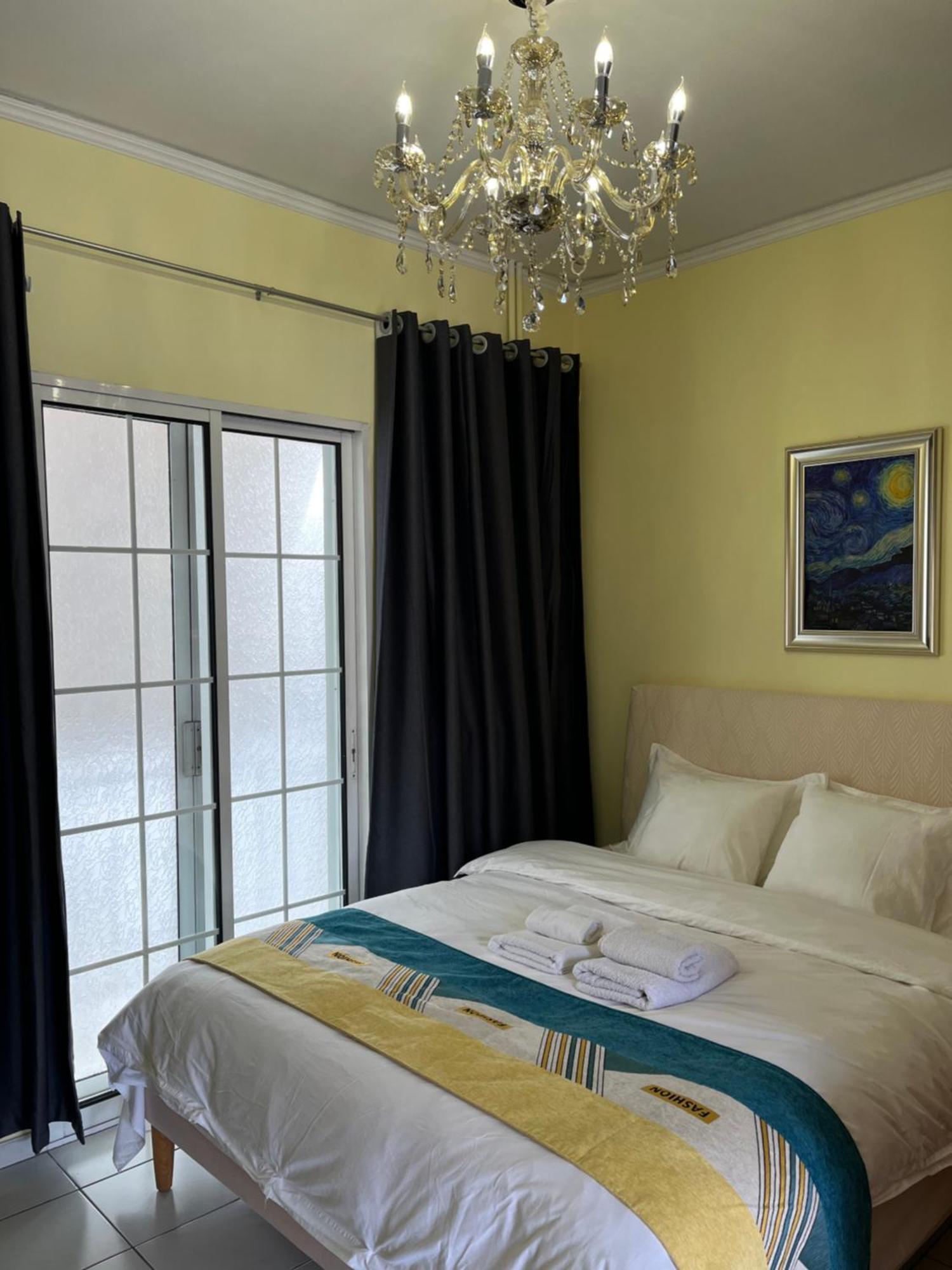 Qqueen House Пирей Экстерьер фото
